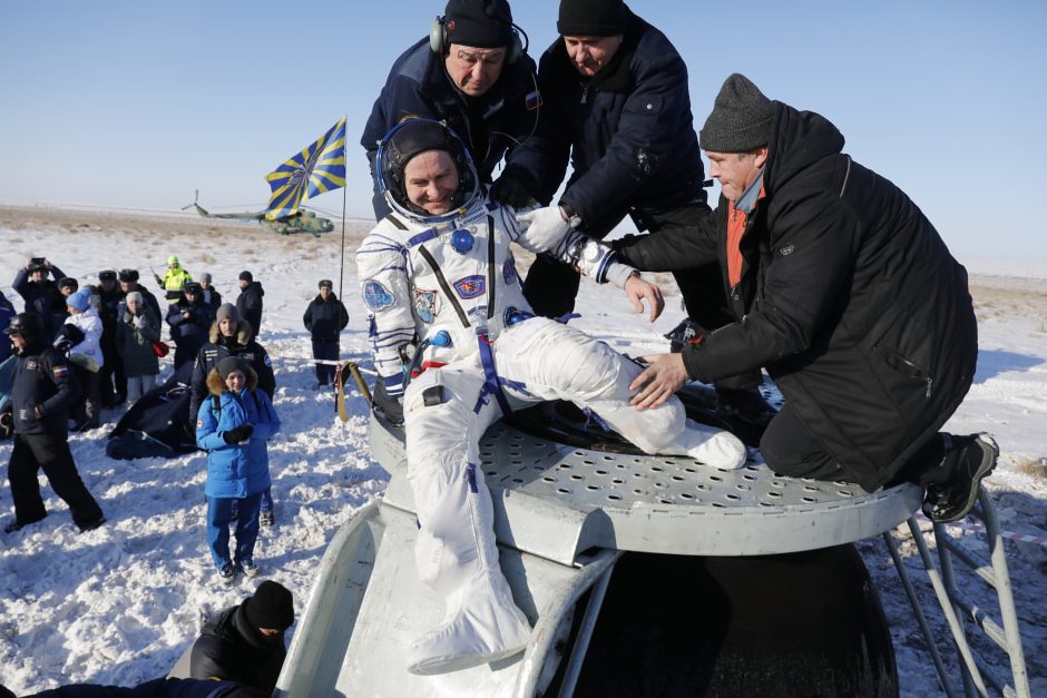 Rusijos, Europos ir JAV astronautai sėkmingai grįžo iš TKS