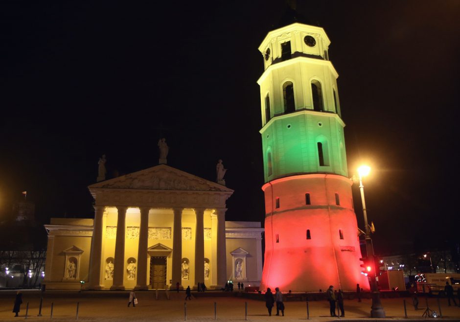Vilnius pasipuošė Lietuvos šimtmečiui