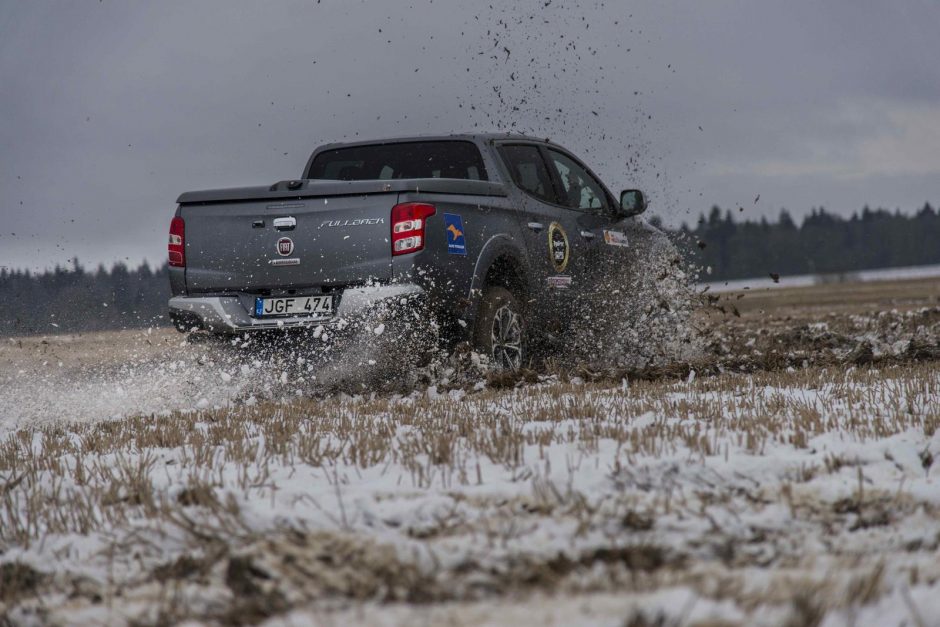 „TopGear“ į geriausio automobilio paieškas pasikvietė ūkininkus