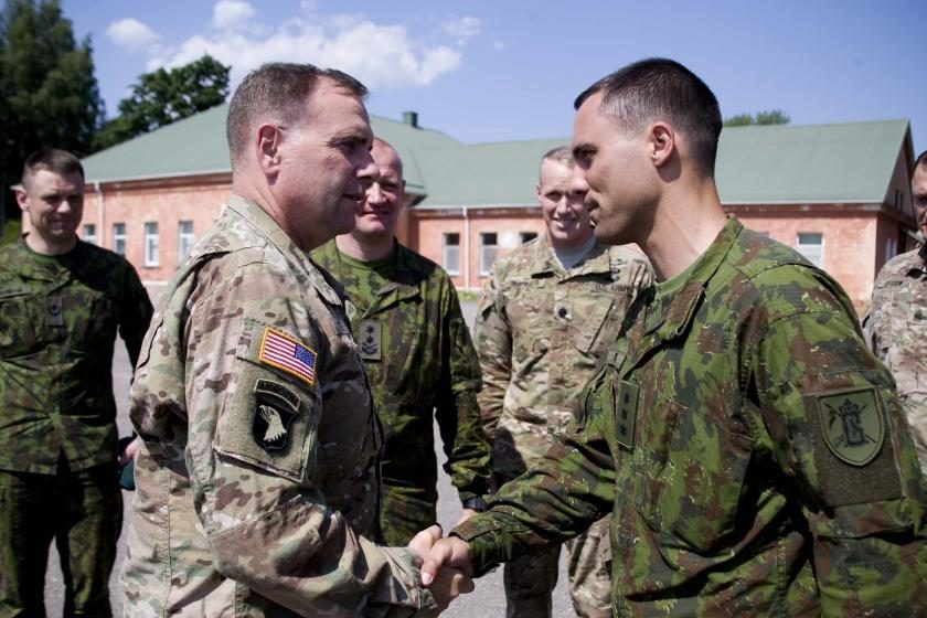 Lietuvos ir JAV sausumos pajėgų vadai pasirašė bendradarbiavimo memorandumą