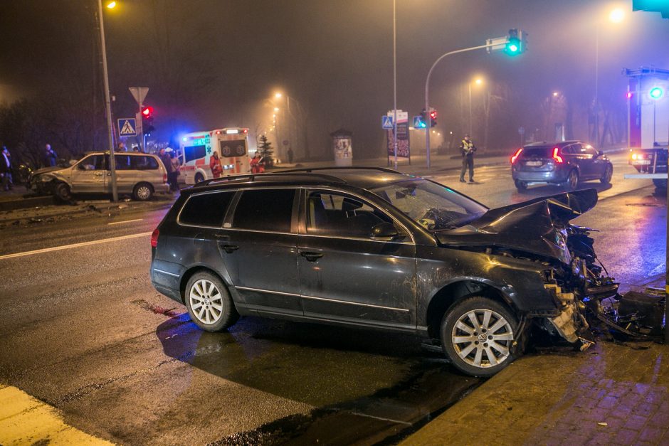 Rūko apgaubtoje Klaipėdoje susidūrė automobiliai