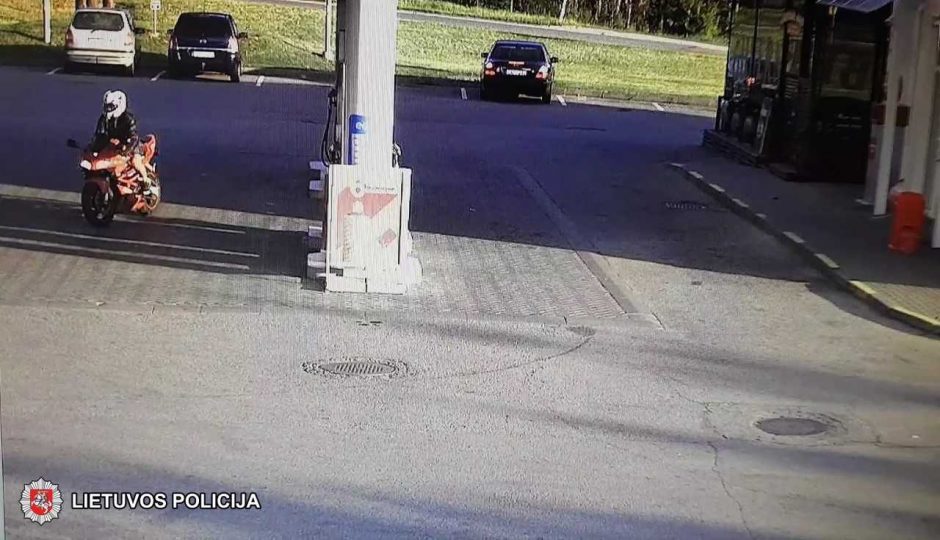 Vilniaus rajone iš avarijos vietos pabėgo motociklininkas (gal atpažįstate?)