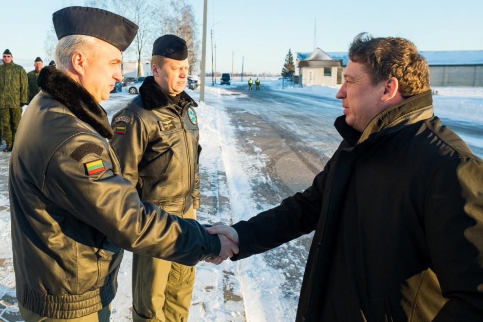 NATO oro policijos misiją perėmė Nyderlandų kariai