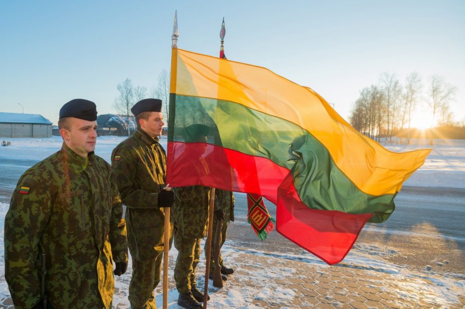 NATO oro policijos misiją perėmė Nyderlandų kariai