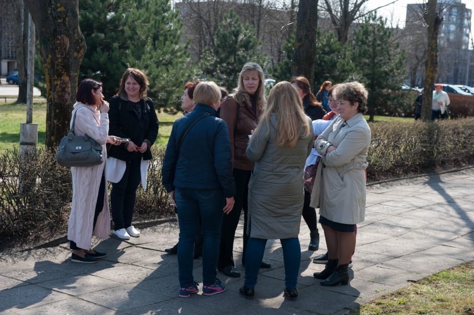 Kalniečių poliklinikoje sprogmenų nerasta, sulaikytas įtariamasis 