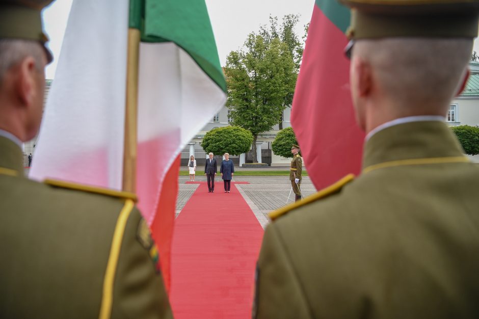 Italijos prezidentas reiškia solidarumą Lietuvai dėl kylančių saugumo iššūkių