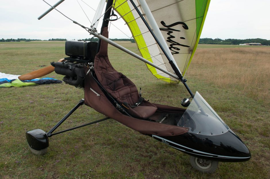 Į Pociūnus plūdo minios aviacijos gerbėjų