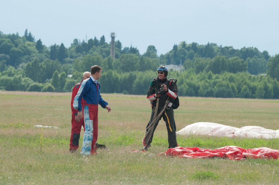 Į Pociūnus plūdo minios aviacijos gerbėjų