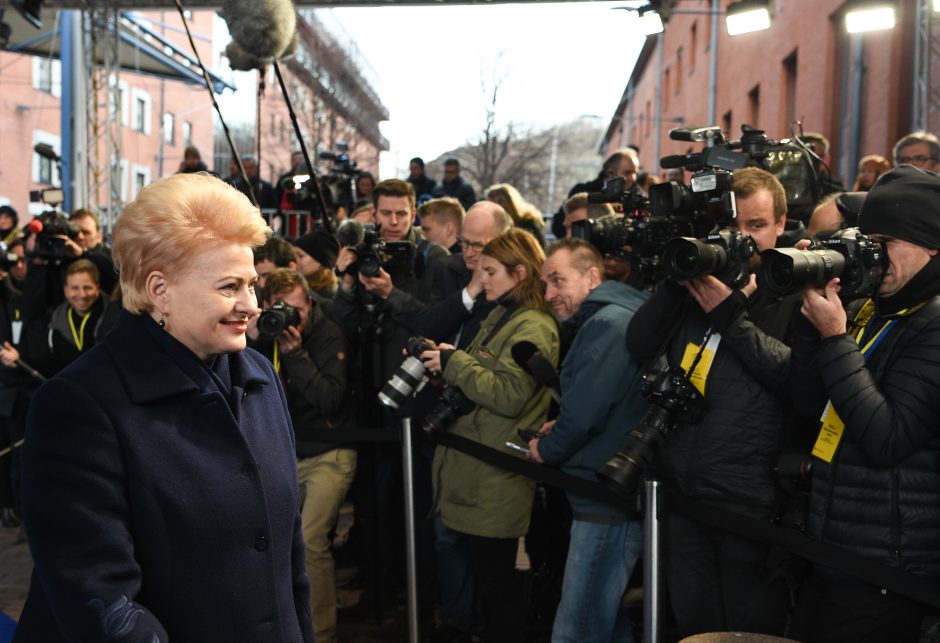 D. Grybauskaitę nustebino klausimas apie pažeidžiamas lietuvių teises