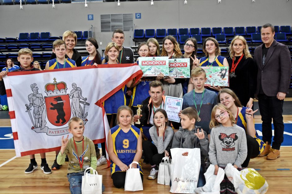 „Kalėdinės žaidynės“ sukvietė sportininkus iš vaikų globos namų