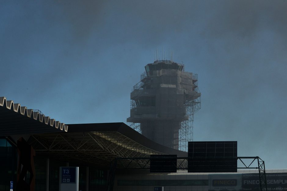 Romos oro uostas atnaujina darbą po gaisro terminale