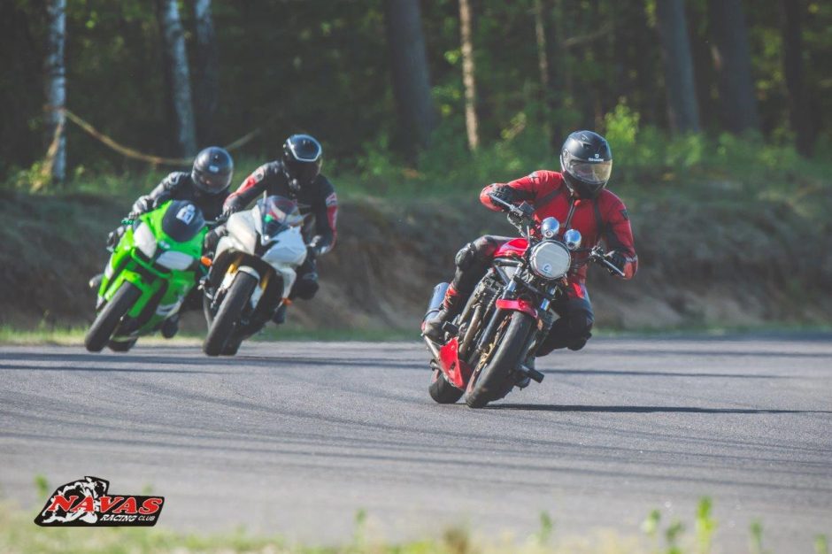 Pirmieji motociklų čempionato nugalėtojai jau ruošiasi etapui Estijoje
