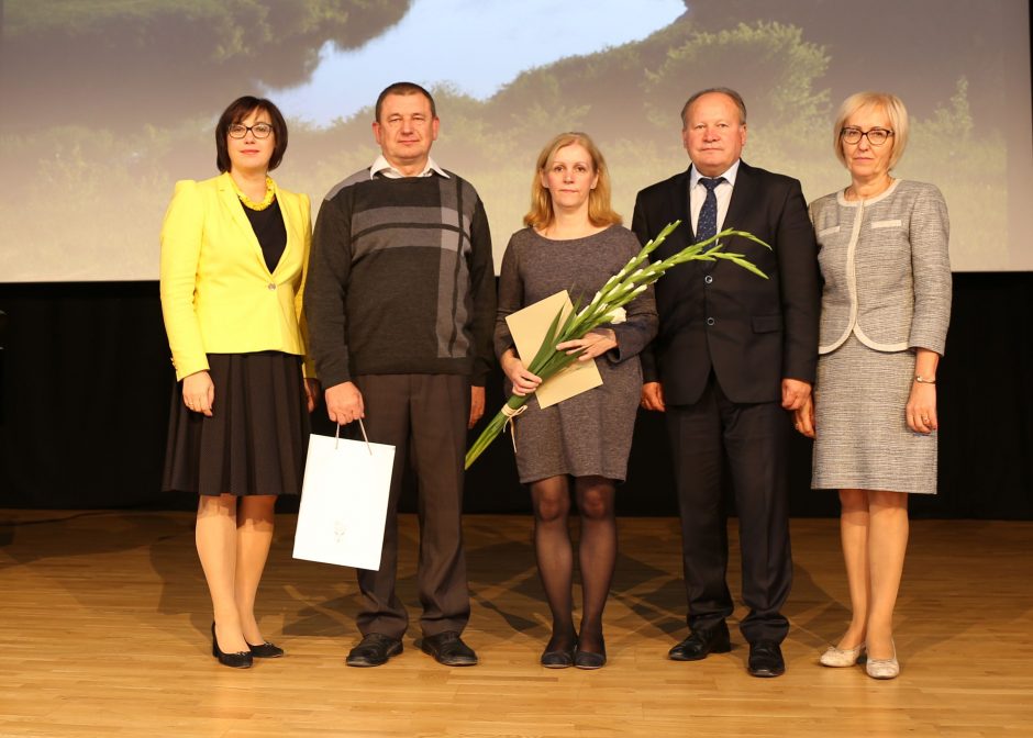 Socialinis darbuotojas – padėjėjas, bet ne kontrolierius