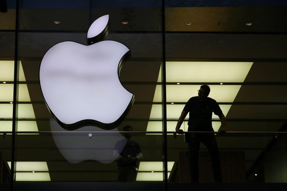 „Apple“ rinkos vertė pasiekė trilijono dolerių ribą