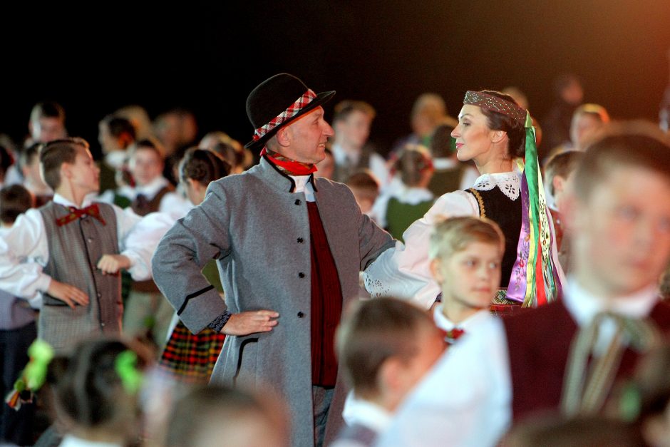 Griaudėjo moksleivių dainų ir šokių šventė