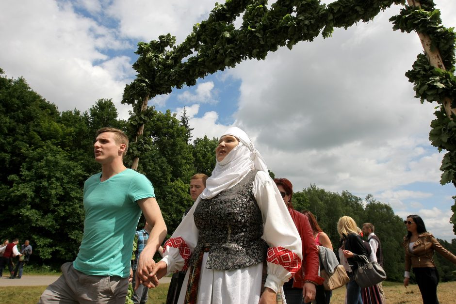 Joninės Rumšiškėse – su kintančiomis tradicijomis