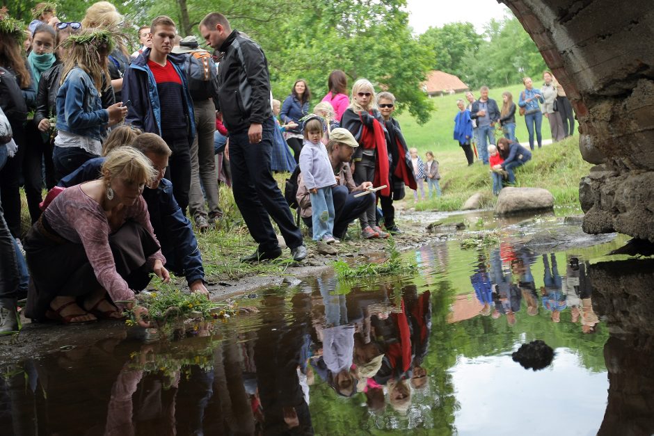 Joninės Rumšiškėse – su kintančiomis tradicijomis