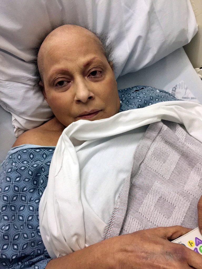 Milijardinė žala: vėžiu susirgusios moterys kaltina farmacijos milžinės produktus