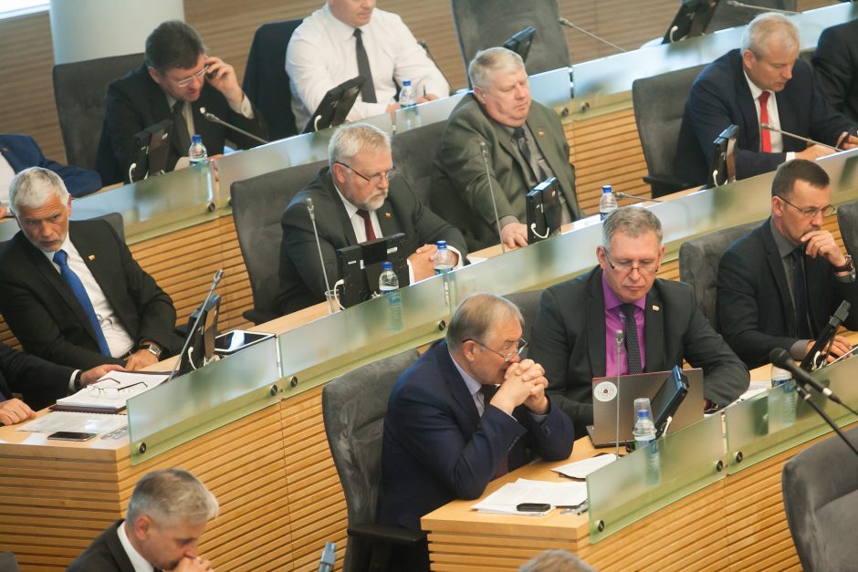 Seimas pradeda M. Basčio apkaltą