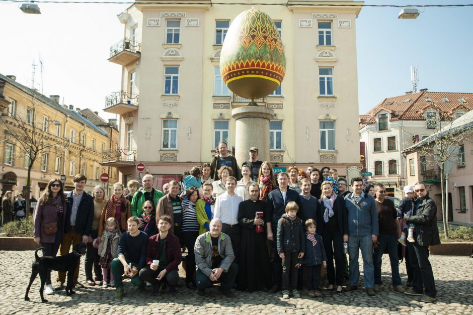 Atgaivintas ryškiaspalvis „Kiaušinis“ traukė asmenukių mėgėjus