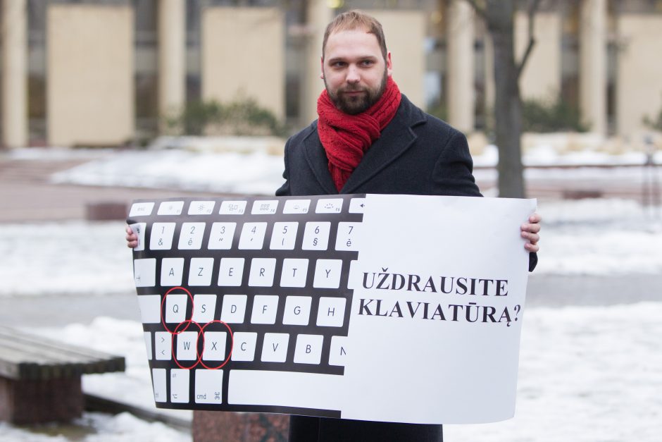Teismas atvertė dvikalbių lentelių Vilniuje bylą