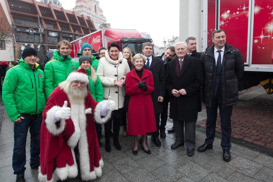 Nuo Vilniaus Rotušės aikštės pajudėjo jubiliejinis Kalėdų karavanas