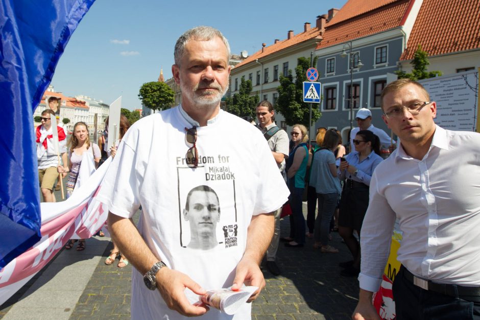 Protestuotojai ragino Baltarusiją paleisti politinius kalinius