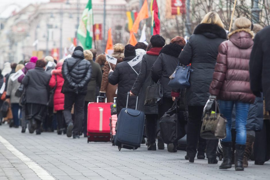 Nusivylę mokytojai negailėjo kritikos valdžiai