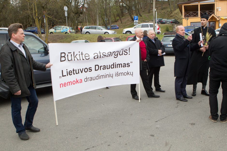 Vežėjai protestuoja: avaringumas nesikeitė, o draudimas pabrango keturis kartus