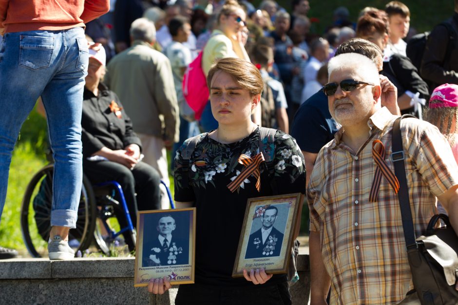 Pergalės dieną Antakalnio kapinėse minėjo šimtai žmonių