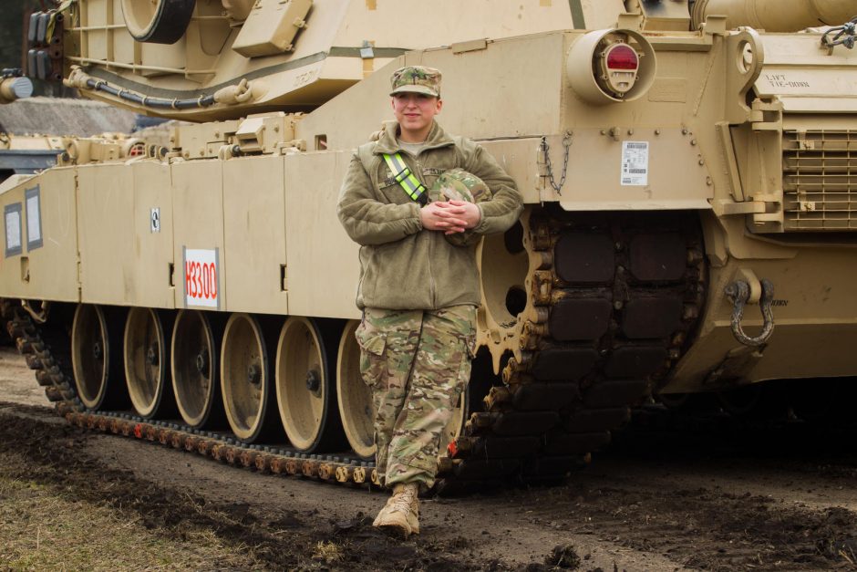 Į Lietuvą atkeliavo JAV tankai ir nauja karių pamaina