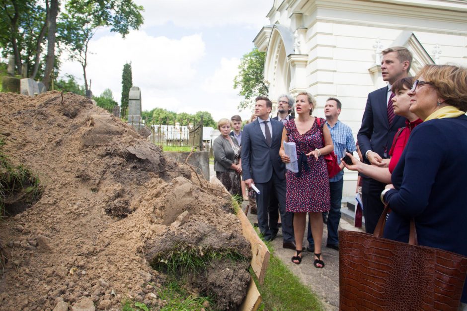 Sostinės Rasų kapines planuojama sutvarkyti iki 2018-ųjų