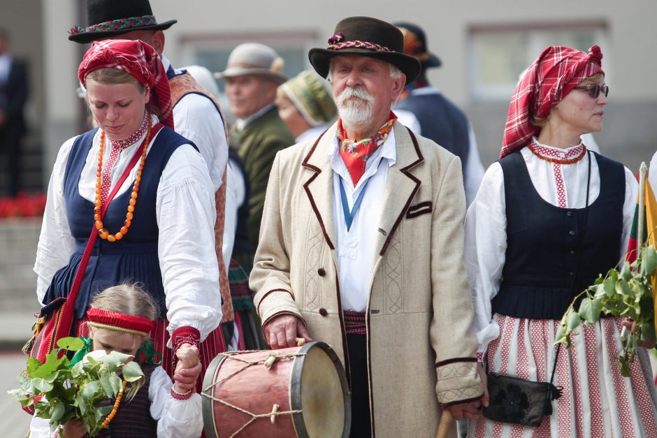 Vėliavų pakėlimo ceremonija