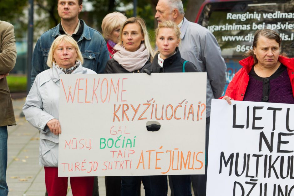 Prieš pabėgėlių priėmimą Vilniuje protestavo apie 100 žmonių