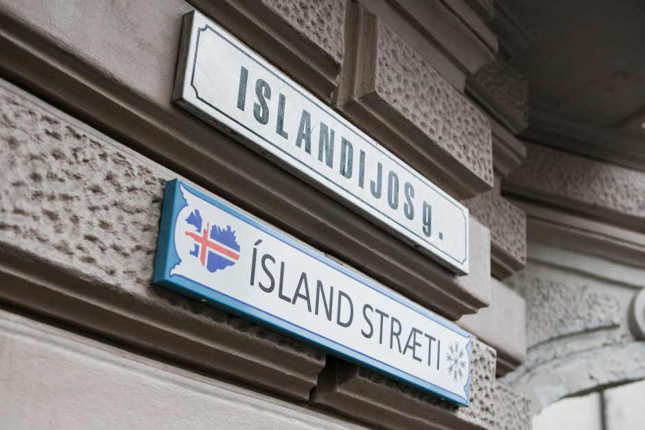 Vilniuje Islandijos gatvėje atidengtas užrašas islandų kalba