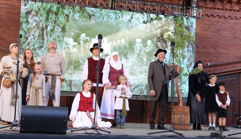 Raudondvario parke – folkloro fiesta