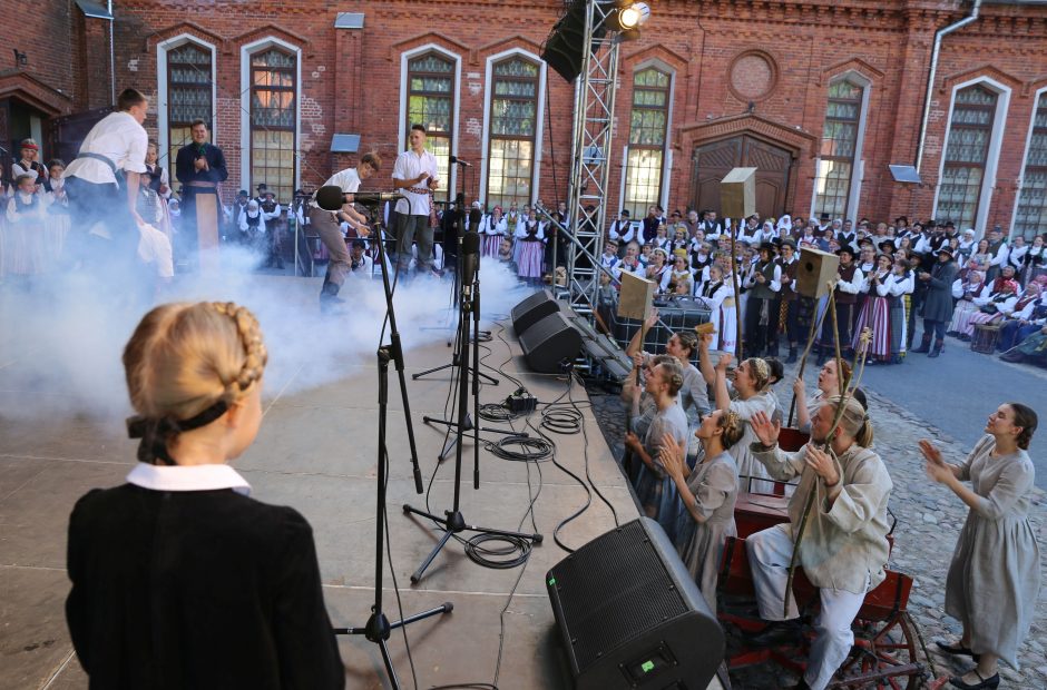 Raudondvario parke – folkloro fiesta