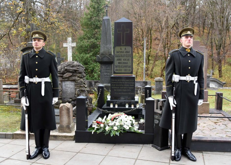 Visoje Lietuvoje pagerbiamas žuvusių laisvės gynėjų atminimas
