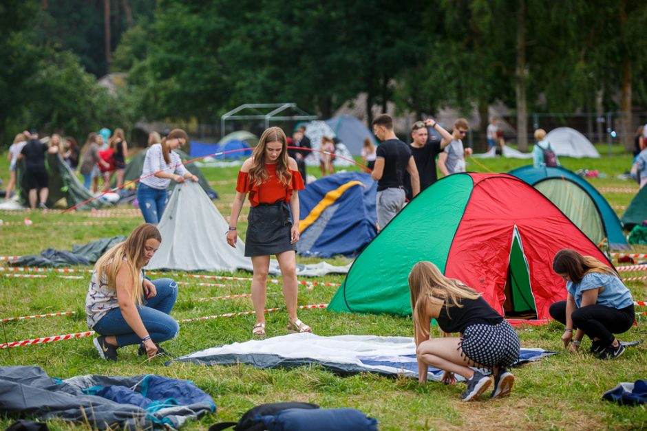 Rumšiškėse žmonės plūsta į festivalį „Granatos Live 2017“ 