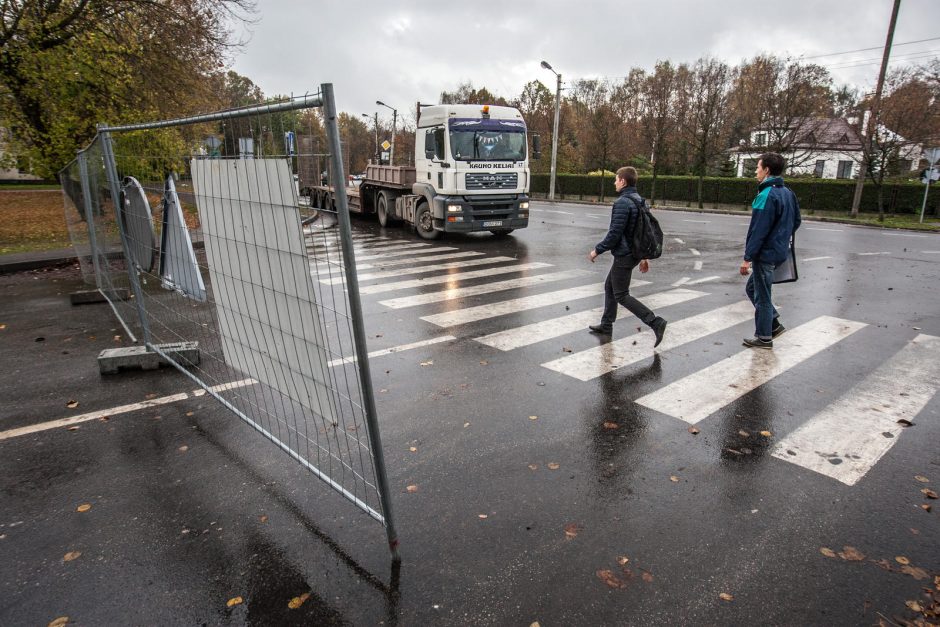 A. Baranausko gatve vėl rieda automobiliai