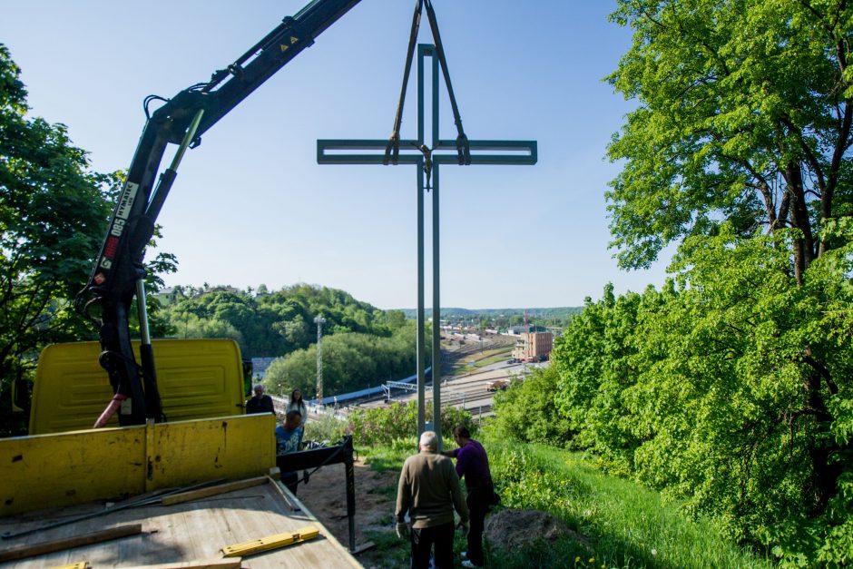 Nuvirtęs tremtinių kryžius – jau atstatytas