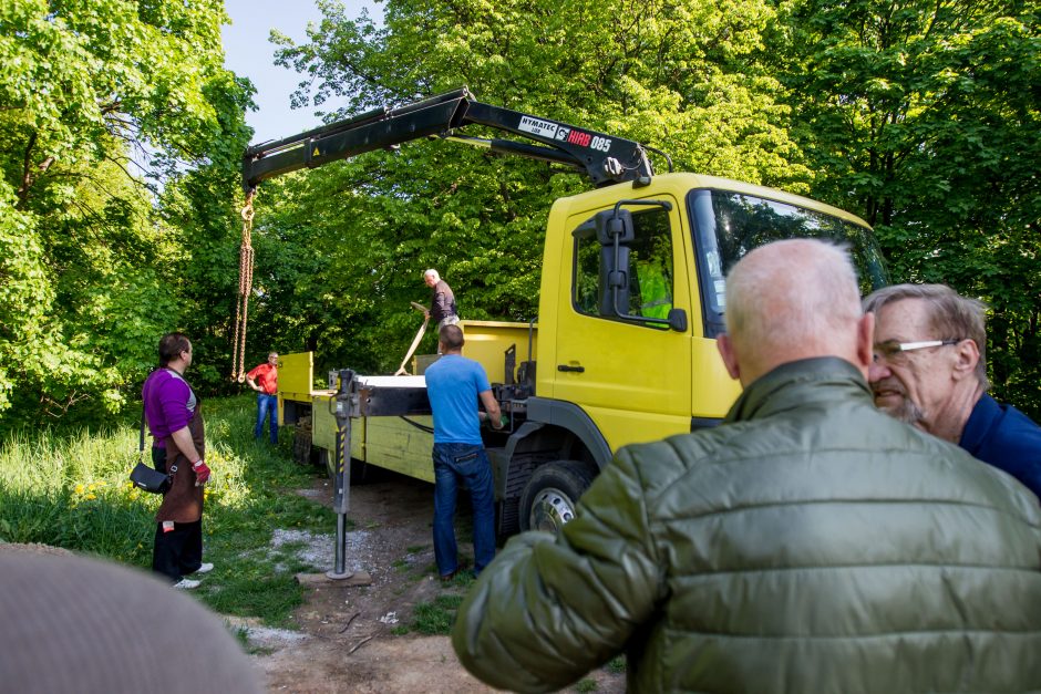 Nuvirtęs tremtinių kryžius – jau atstatytas