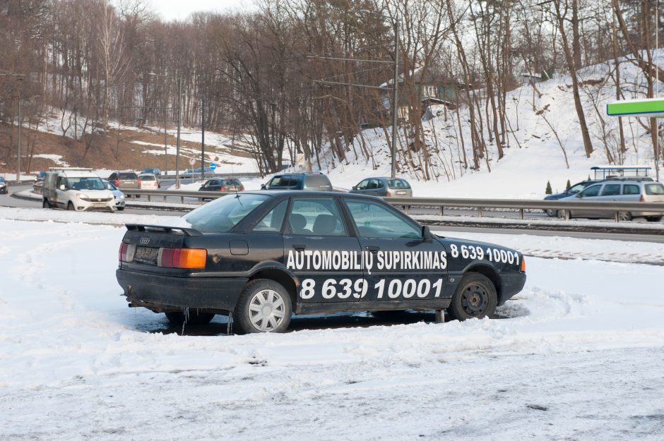 Kauno baubais tapę reklaminiai automobiliai skaičiuoja paskutines dienas