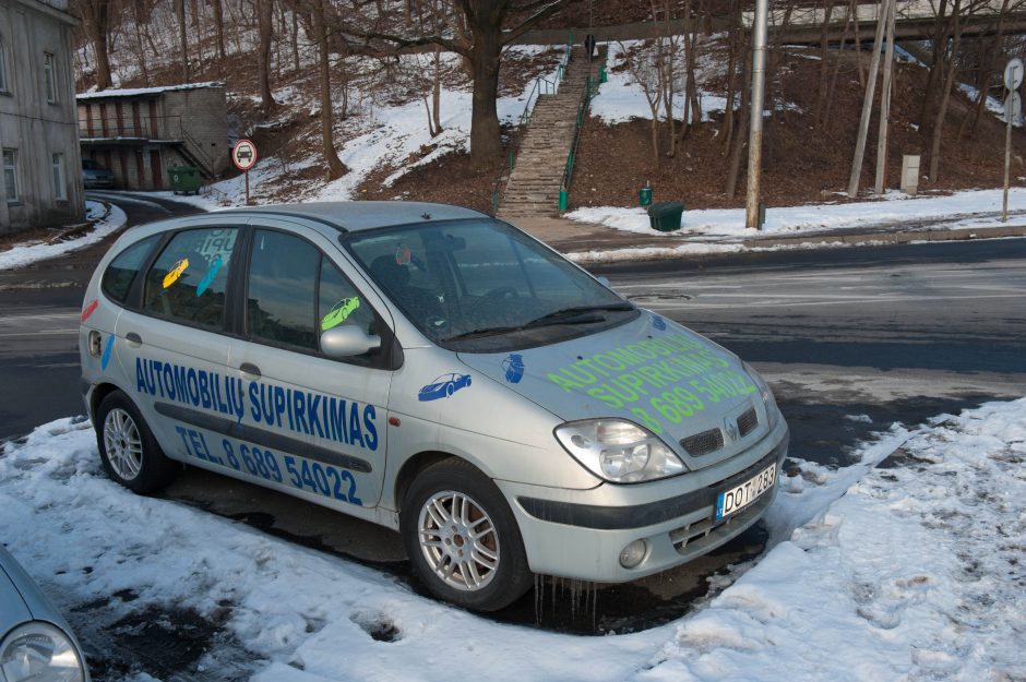 Kauno baubais tapę reklaminiai automobiliai skaičiuoja paskutines dienas