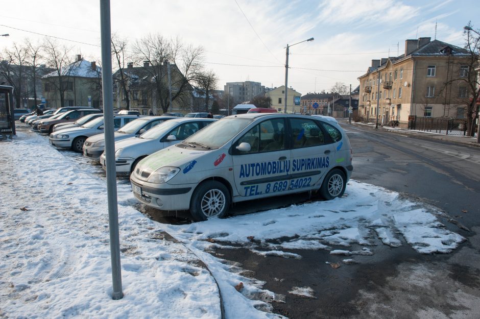 Kauno baubais tapę reklaminiai automobiliai skaičiuoja paskutines dienas
