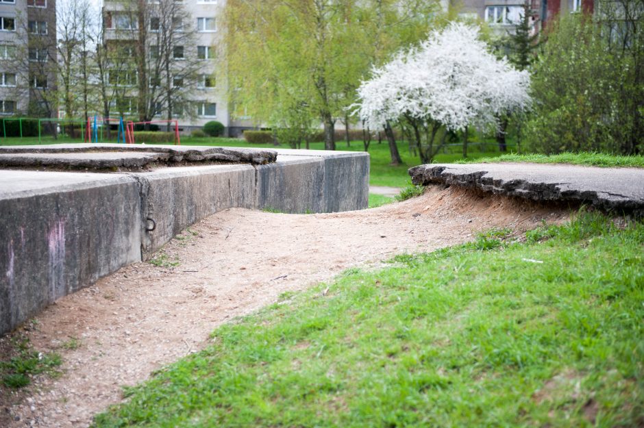 Šaukiasi pagalbos: betono luitai kelia pavojų