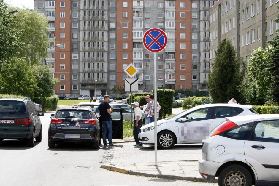 Daugiabučių gyventojus įsiutino ženklas