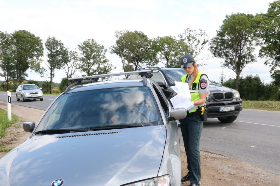 Policijos reidas be staigmenų: girti ir be vairuotojo pažymėjimų