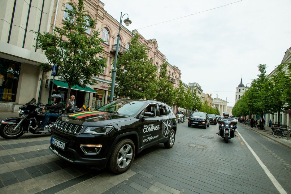 „Jeep“ gerbėjai Lietuvai dovanojo tautišką rekordą