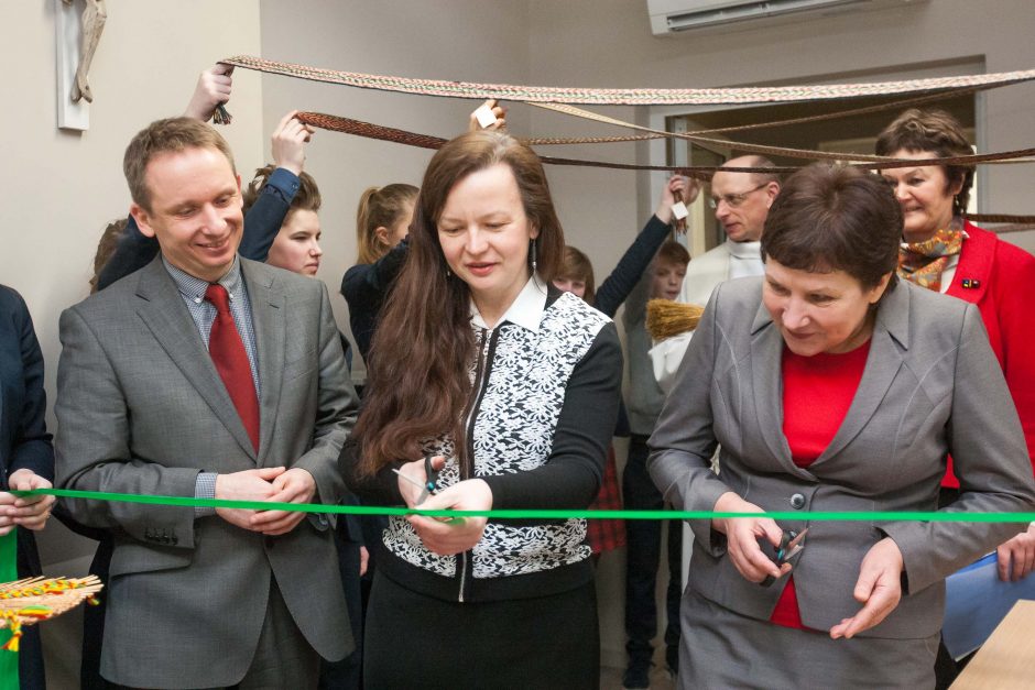 Jėzuitų gimnazijoje atidaryta nauja biblioteka